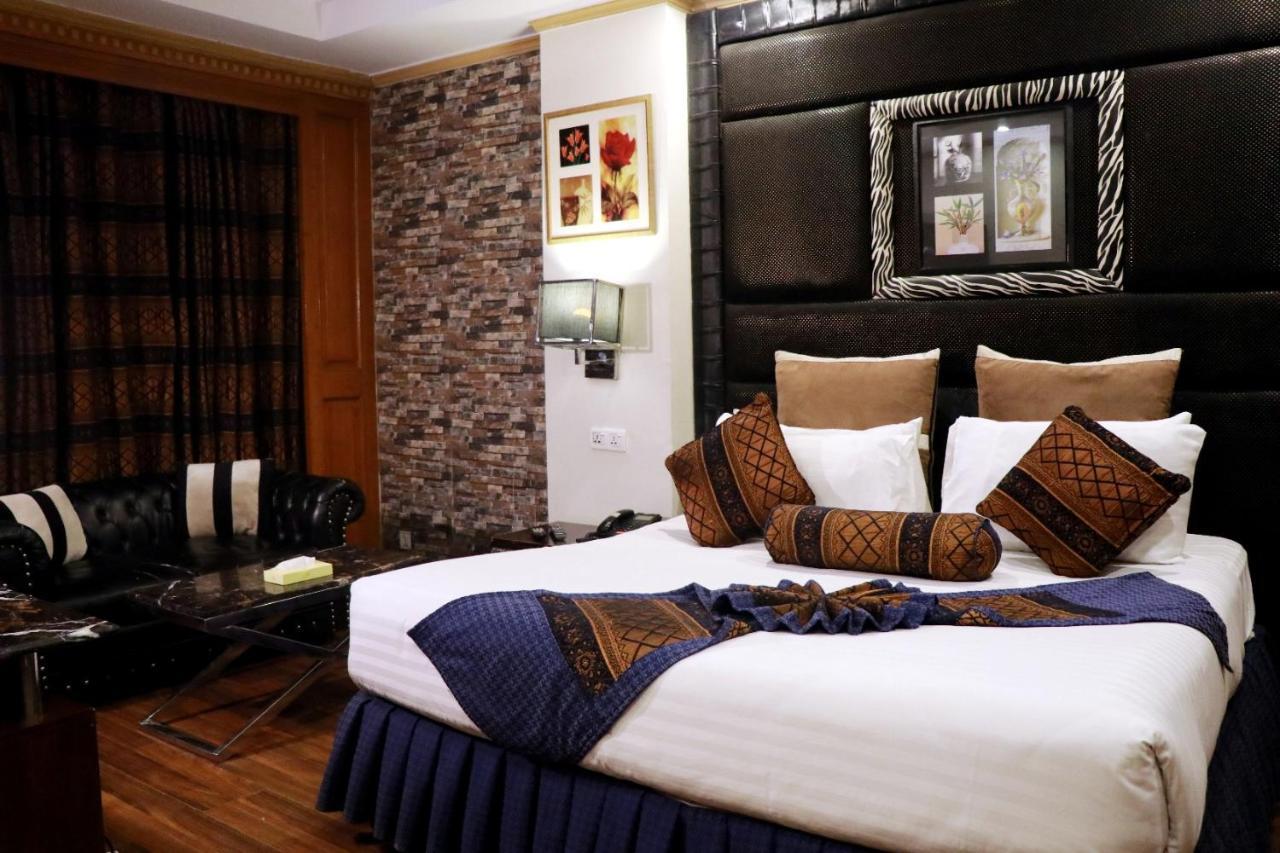 Hilton Suites לאהור מראה חיצוני תמונה
