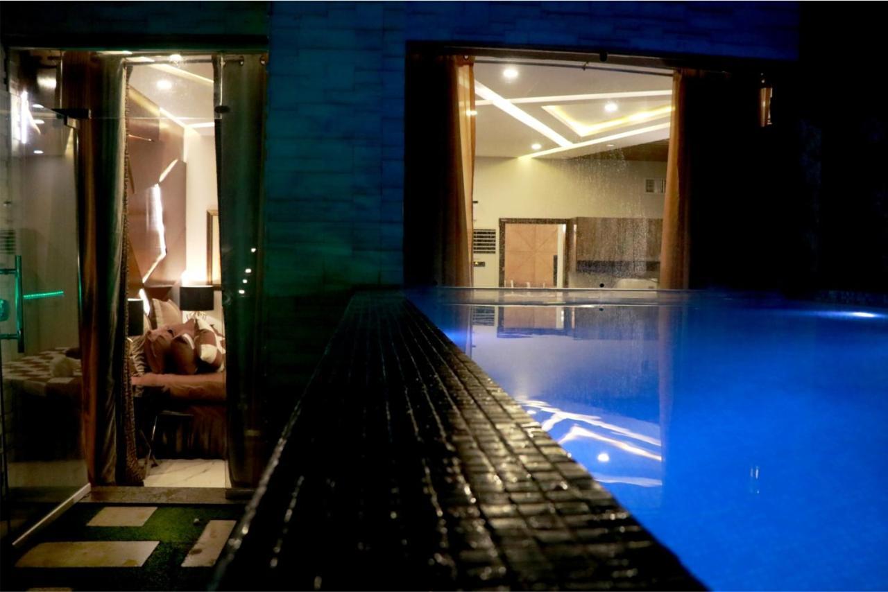Hilton Suites לאהור מראה חיצוני תמונה