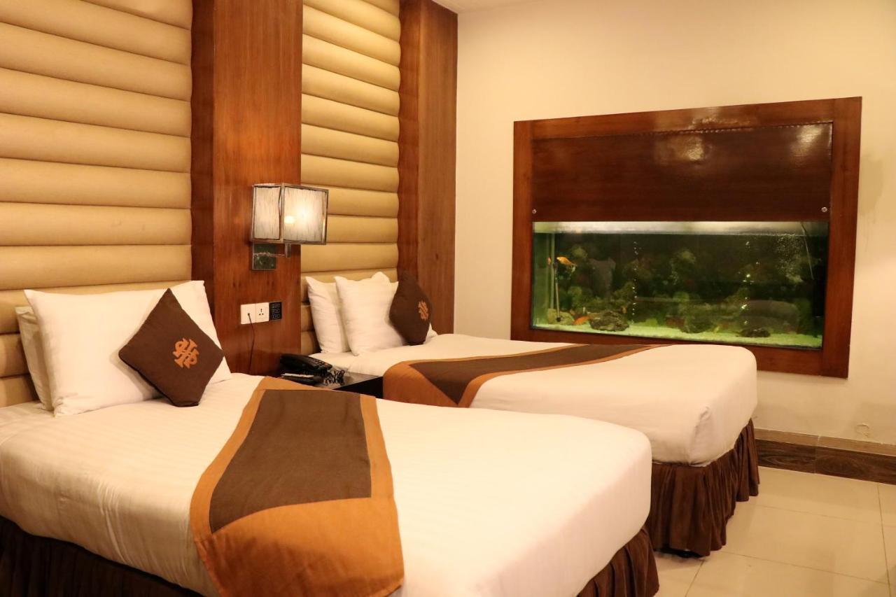 Hilton Suites לאהור מראה חיצוני תמונה