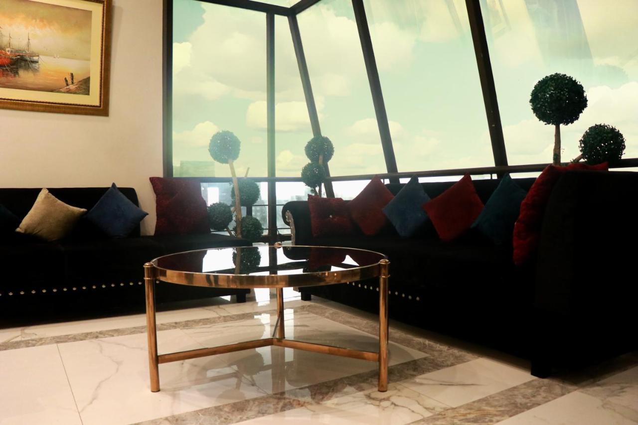 Hilton Suites לאהור מראה חיצוני תמונה