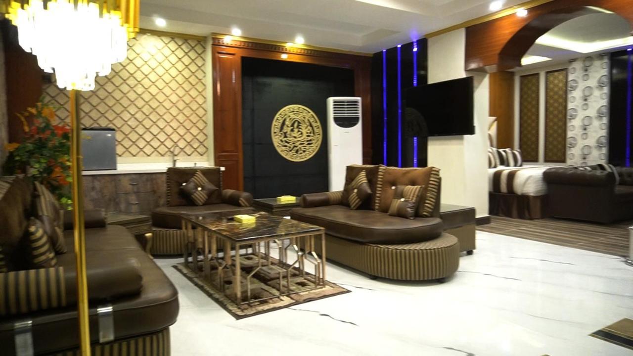 Hilton Suites לאהור מראה חיצוני תמונה