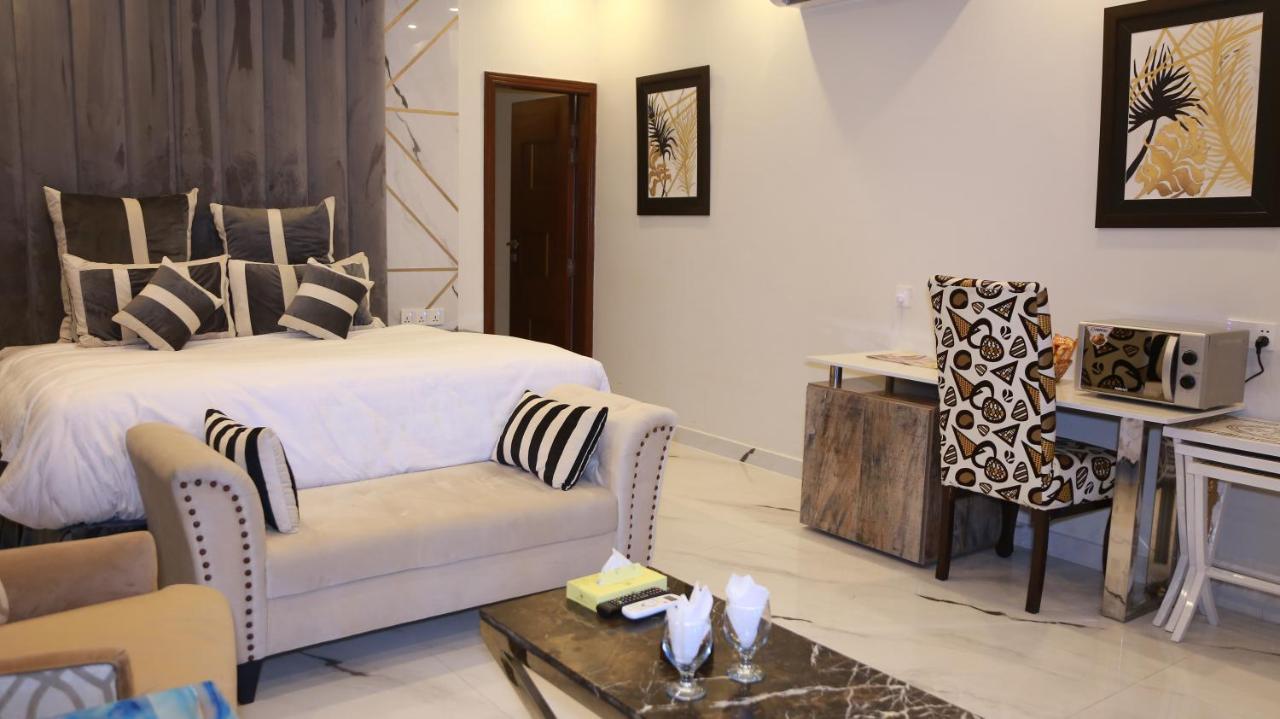 Hilton Suites לאהור מראה חיצוני תמונה