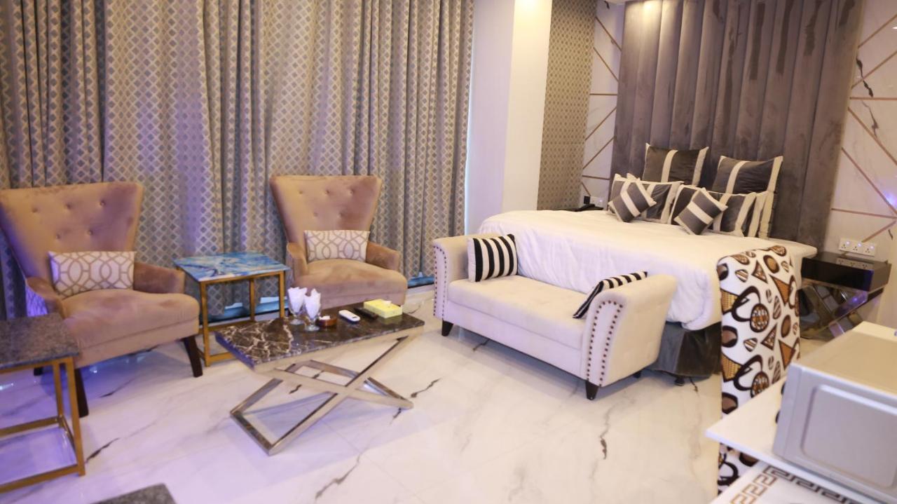Hilton Suites לאהור מראה חיצוני תמונה
