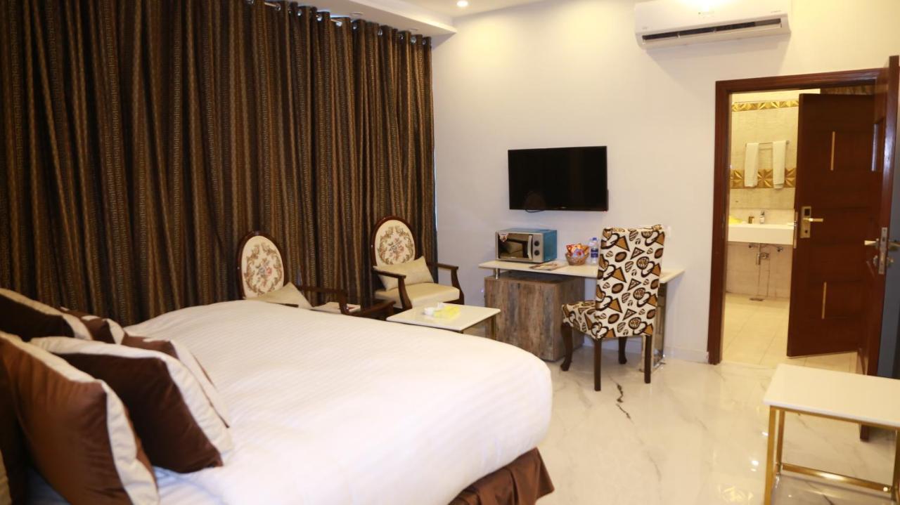 Hilton Suites לאהור מראה חיצוני תמונה