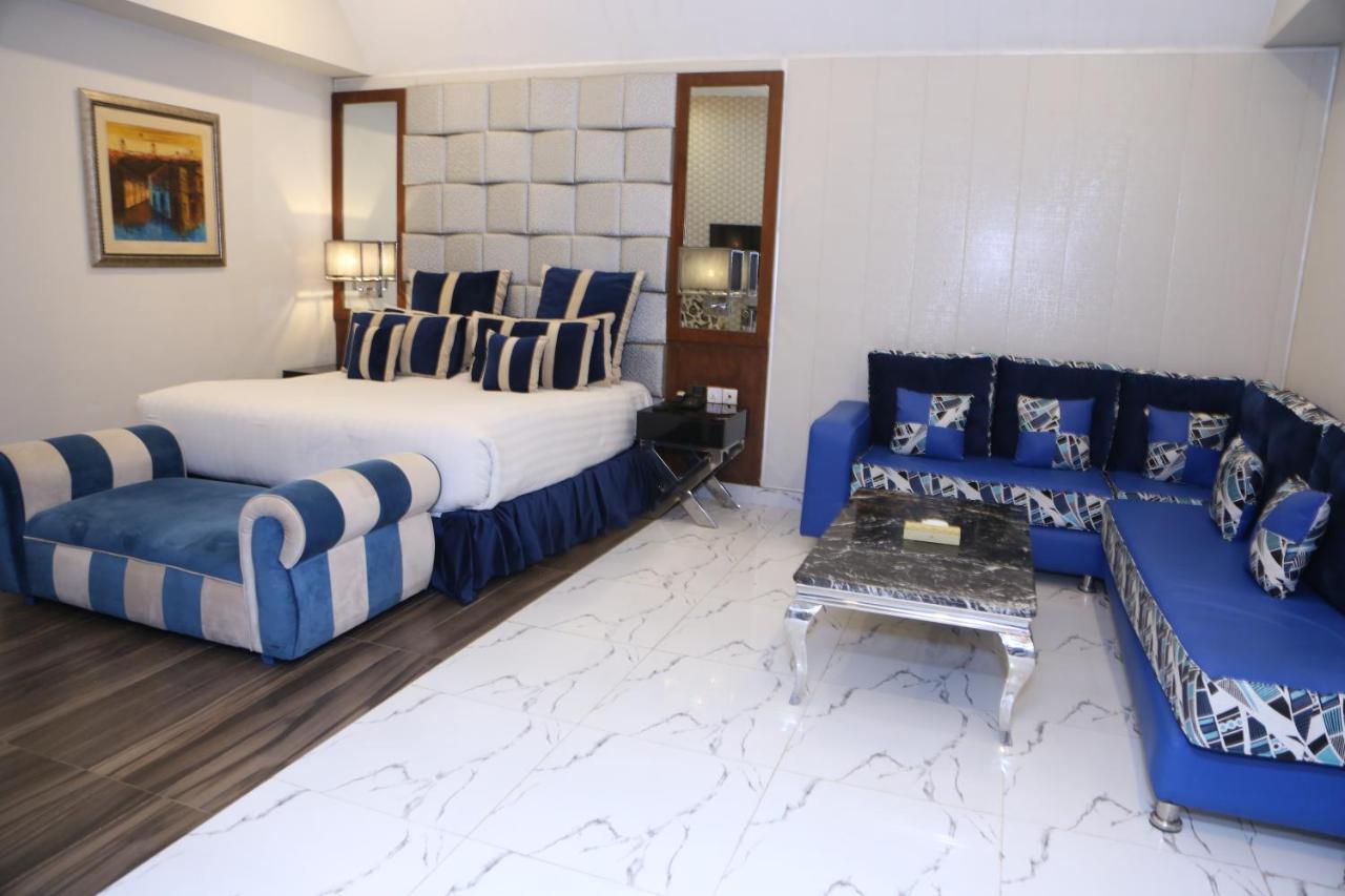 Hilton Suites לאהור מראה חיצוני תמונה
