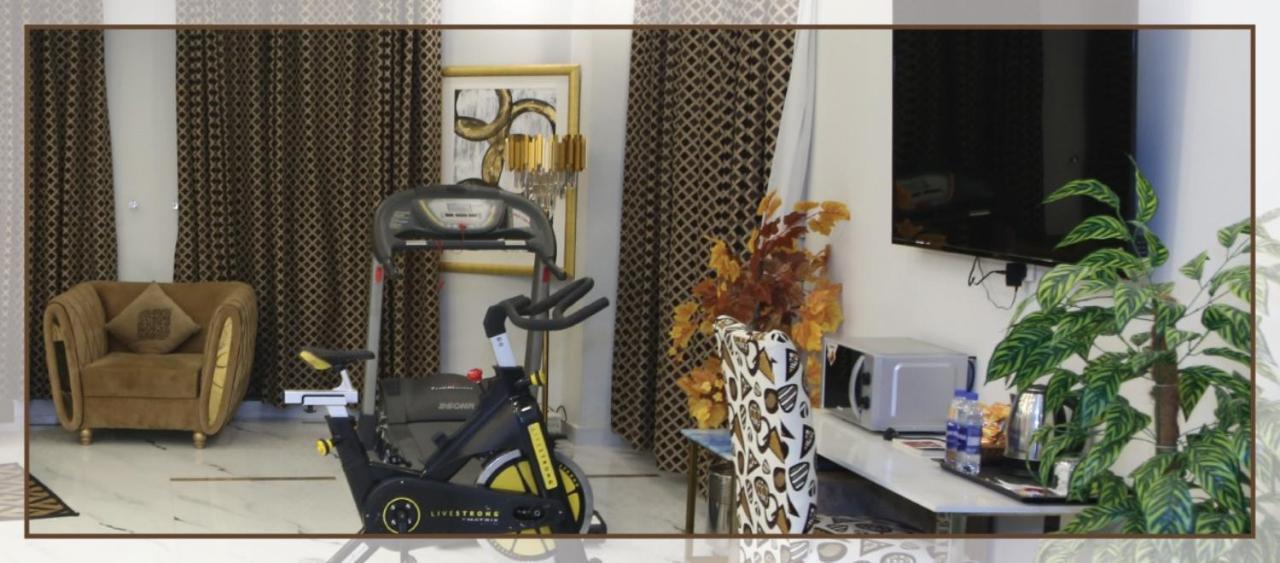Hilton Suites לאהור מראה חיצוני תמונה