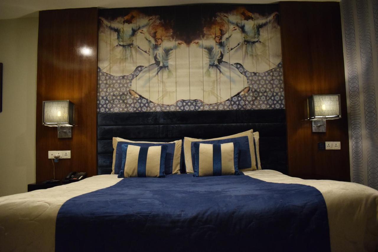 Hilton Suites לאהור מראה חיצוני תמונה